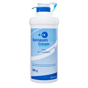 500g bottle of Balneum Plus Cream with Urea and Lauromacrogols, used for treating itching and dry skin associated with eczema, dermatitis, and scaling skin conditions.